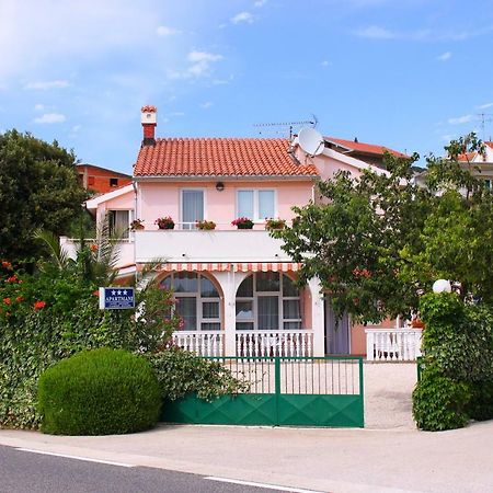פרימוסטן Apartments Tonka מראה חיצוני תמונה