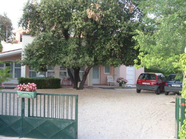 פרימוסטן Apartments Tonka מראה חיצוני תמונה