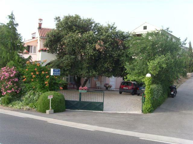 פרימוסטן Apartments Tonka מראה חיצוני תמונה
