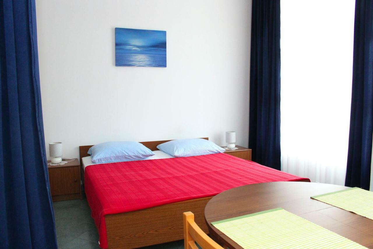 פרימוסטן Apartments Tonka מראה חיצוני תמונה